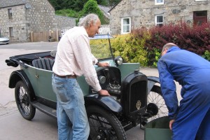 Ian discusses the exact requirements with a customer