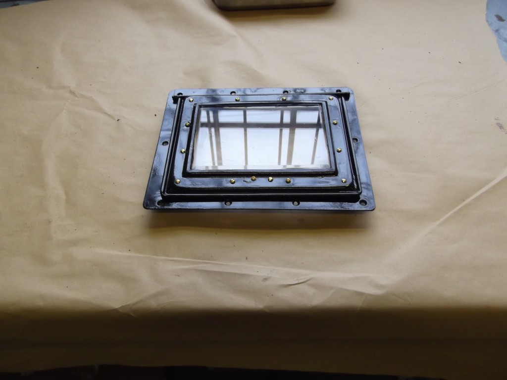 Smoker's hatch back together again